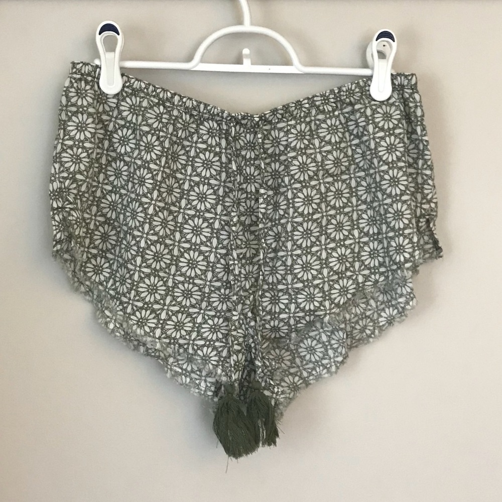 Aerie Short